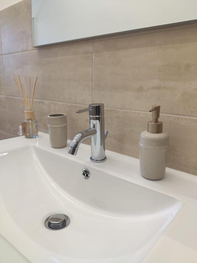 Fix You Apartment Fco Fiumicino Luaran gambar